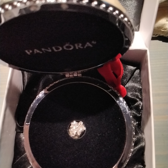 2018 Pandora ornament with charm - Picture 2 of 2